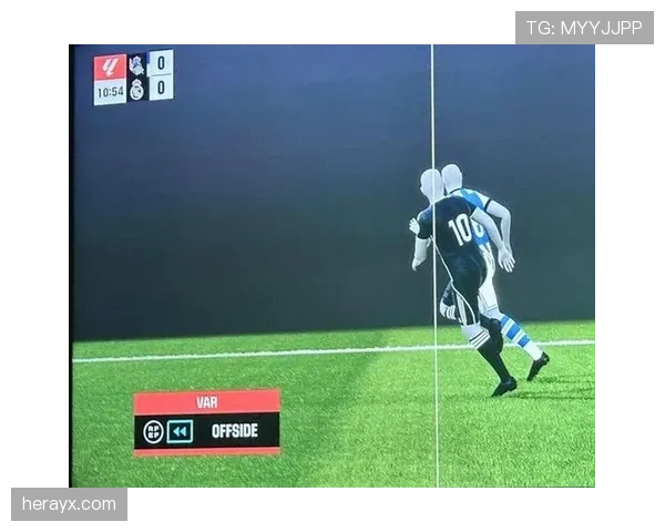 VAR越位判定为何常引发争议？关键规则解读与判罚逻辑揭秘