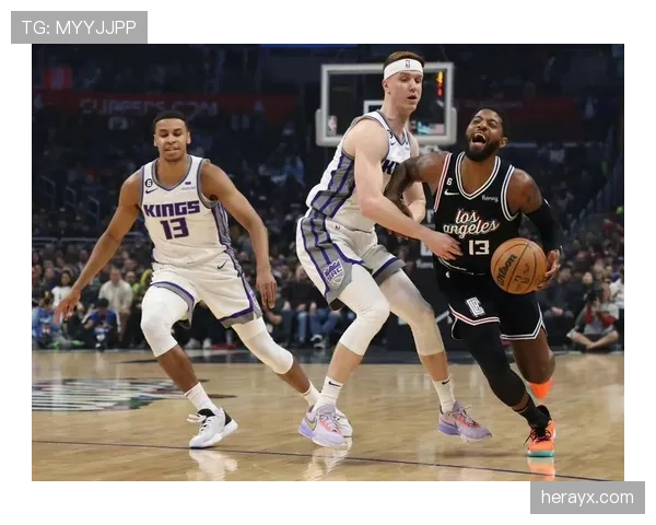 乔治这自律程度，凌晨四点的洛杉矶都嫌他太卷