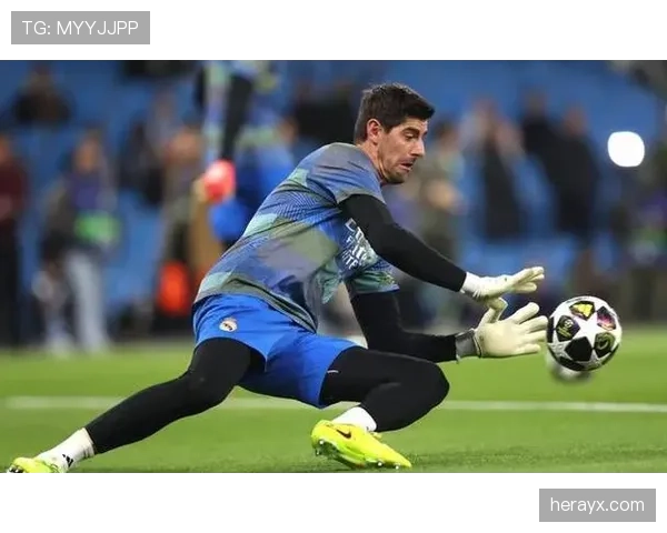 从切尔西双冠门将到世界级门神：库尔图瓦的崛起之路与实力确立