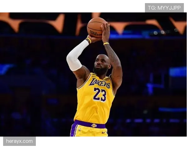 勒布朗·詹姆斯这训练强度，40岁了还在凌晨四点发健身房打卡？